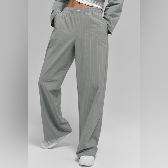 ALO Yoga Pants - ALO Yoga Women’s Gray Striped Dress Pants